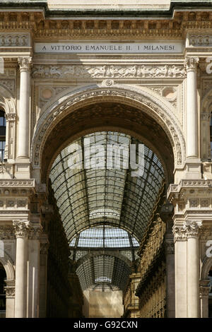 Glas und Schmiedeeisen Baldachin von der Galleria Vittoria Emanuele II, Mailand, Italien. Stockfoto