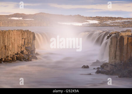 Wasserfall in der Nähe von Dettifoss, Fluss Joekulsa Fjoellum, Joekulsargljufur National Park, Nationalpark, Island, Europa Vatnajoekull Selfoss Stockfoto