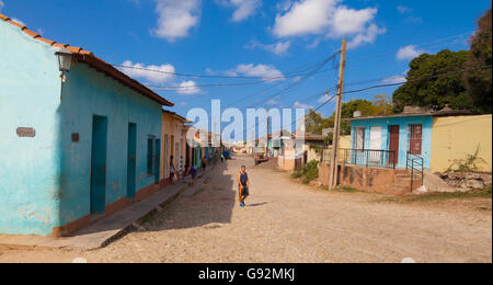 Bunte Straße in sonnigen Trinidad, Kuba Stockfoto
