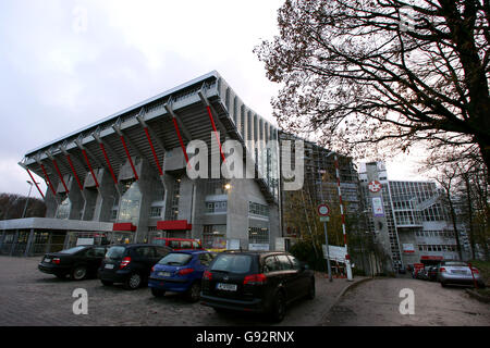 Fußball - FIFA Fußball-Weltmeisterschaft 2006 Stadien - Fritz Walter Stadion - Kaiserslautern. Gesamtansicht des Fritz-Walter-Stadions Stockfoto