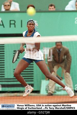 Tennis - French Open - Roland Garros, Paris - Dameneinzel - Viertelfinale - Martina Hingis gegen Venus Williams. Venus Williams, USA, in Aktion Stockfoto