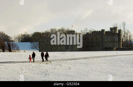 Snowscape im Leeds Castle in Kent am Montag, 27. Dezember 2005. Siehe PA Geschichte WETTER Schnee. DRÜCKEN SIE VERBANDSFOTO. Bildnachweis sollte lauten: Fiona Hanson/PA Stockfoto