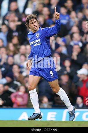 Fußball - FA Barclays Premiership - Chelsea / Birmingham City - Stamford Bridge. Chelseas Hernan Crespo feiert sein Tor Stockfoto