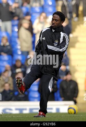 Fußball - FA Barclays Premiership - Tottenham Hotspur / Newcastle United - White Hart Lane. Celestine Babayaro, Newcastle United Stockfoto