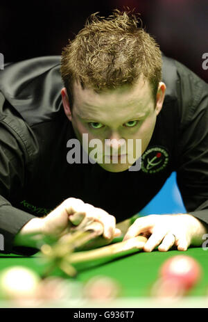 Shaun Murphy in Aktion gegen den irischen Ken Doherty während des SAGA Insurance Masters zweiten Runde Spiel im Wembley Conference Center, Mittwoch, 18. Januar 2006. Siehe PA Story SNOOKER Masters. DRÜCKEN Sie VERBANDSFOTO. Bildnachweis sollte lauten: Rebecca Naden/PA. Stockfoto