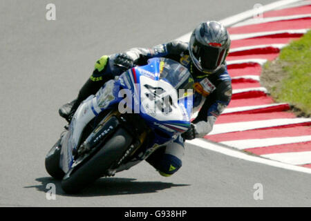 Motorradfahren - Corona Extra Superbike World Championship 2005 - Rennen - Marken Hatch. Gianluca Vizziello Stockfoto