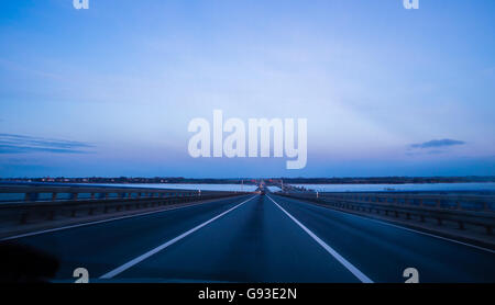 leeren 8-spurige Autobahn wegen Straße Stockfoto