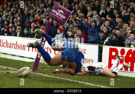 Rugby League - Engage Super League - Leeds Rhinos V Huddersfield Riesen - Headingley Stadium Stockfoto