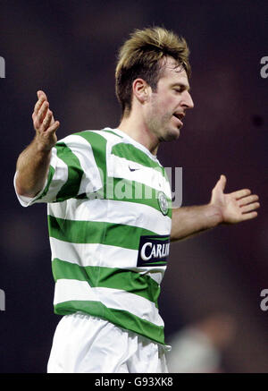 Celtic Maciej Zurawski feiert Torbildung gegen Motherwell während der CIS Insurance Cup Halbfinalspiel in Hampden Park, Glasgow, Mittwoch, 1. Februar 2006. DRÜCKEN Sie VERBANDSFOTO. Bildnachweis sollte lauten: Andrew Milligan/PA. **** Stockfoto