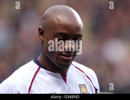 Fußball - FA Barclays Premiership - Aston Villa gegen West Ham United - Villa Park. Nigel REO-Coker von West Ham United Stockfoto