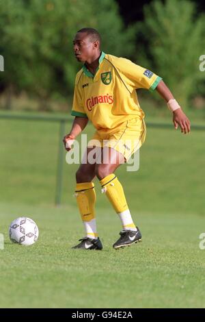 Fußball - freundlich - Home Farm Everton gegen Norwich City. Darren Kenton, Norwich City Stockfoto