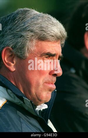 Fußball - freundlich - Home Farm Everton gegen Norwich City. Bryan Hamilton, Assistenzmanager der Stadt Norwich Stockfoto