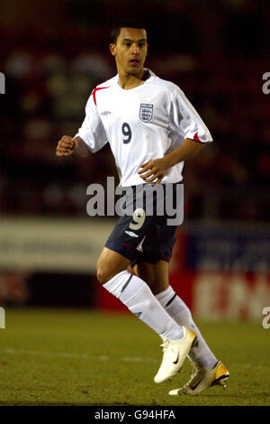 Fußball - unter 19 Jahren International Friendly - England gegen Slowakei - Sixfields Stadium. Theo Walcott, England Stockfoto