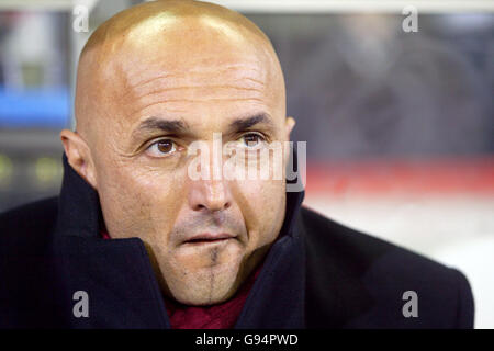 Fußball - UEFA-Cup - 32. Runde - Erstes Teilstück - Club Brugge / Roma - Jan Breydel Stadium. Luciano Spalletti, Trainer Roma Stockfoto