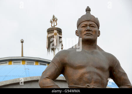 Statue des mongolischen Ringkämpfer, Moeroen, Choevsgoel, Mongolei, Murun Stockfoto