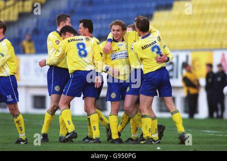 Fußball - Tschechische Republik - FK Teplice / SK Hradec Kralove - Na Stinadlech Stadion. Die Spieler des FK Teplice feiern nach dem Tor Stockfoto