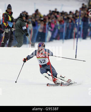 Der US-Amerikaner Bode Miller in Aktion beim Kombinierten Slalom der Männer in Sestriere, Italien, Dienstag, 14. Februar 2006. Siehe PA Geschichte OLYMPISCHE WINTERSPIELE. DRÜCKEN Sie VERBANDSFOTO. Bildnachweis sollte lauten: Andrew Milligan/PA. **** Stockfoto