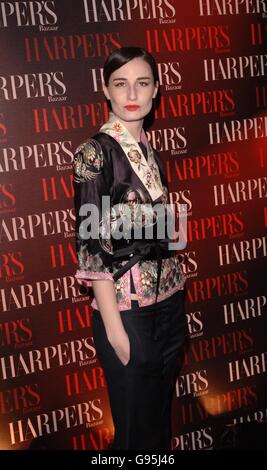 Erin O'Connor kommt bei der Harper's Bazaar Party an, die zur Feier der ersten Ausgabe des britischen Harper's Bazaar vom Club Cirque, Leicester Square, Central London, am Donnerstag, 16. Februar 2006, stattfand. DRÜCKEN SIE VERBANDSFOTO. Der Bildnachweis sollte lauten: Ian West/PA Stockfoto