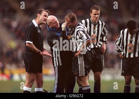 Fußball - AXA-FA-Cup - 6. Runde - Newcastle United gegen FC Everton Stockfoto