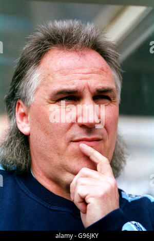 Fußball - Nationwide League Division One - Queens Park Rangers gegen West Bromwich Albion. Gerry Francis, Queens Park Rangers Manager Stockfoto