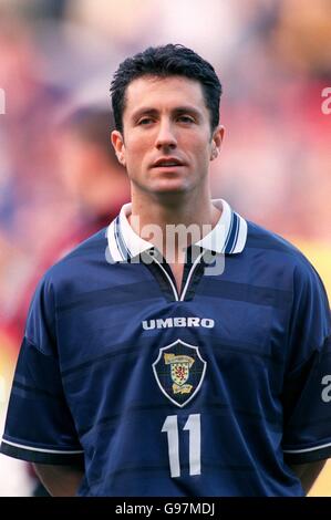 Fußball - Euro 2000 Qualifikation - Play Off First Leg - Schottland gegen England. John Collins, Schottland Stockfoto