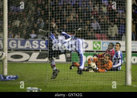 Fußball - FA Barclays Premiership - Wigan Athletic gegen Manchester United – The JJB Stadium Stockfoto