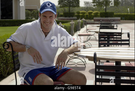 England Batsman Andrew Strauss entspannt sich im Team Hotel, Delhi, Indien, Sonntag, 26. März 2006. England spielt Indien in der ersten von sieben One Day Internationals am Dienstag. Siehe PA Geschichte CRICKET England. DRÜCKEN Sie VERBANDSFOTO. Bildnachweis sollte lauten: Rebecca Naden/PA. ***- KEINE HANDY-NUTZUNG*** Stockfoto