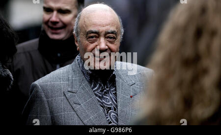 Harrods Vorsitzender Mohamed Al Fayed auf Tottenham Court Road, London, Mittwoch, 22. Februar 2006. Stockfoto