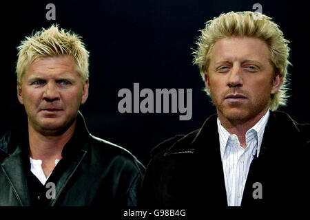 Der ehemalige Fußballspieler und TV-Kommentator Stefan Effenberg und das deutsche Tennis Legende und Bayern München Fan Boris Becker Stockfoto