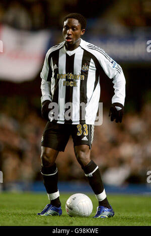 Fußball - FA Cup - Sechste Runde - Chelsea / Newcastle United - Stamford Bridge. Celestine Babayaro, Newcastle United Stockfoto