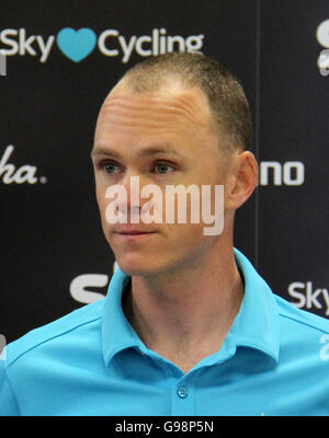 Team Sky Chris Froome während einer Pressekonferenz im Hotel Mercure Obama Beach, Chemin du Colombier. Stockfoto