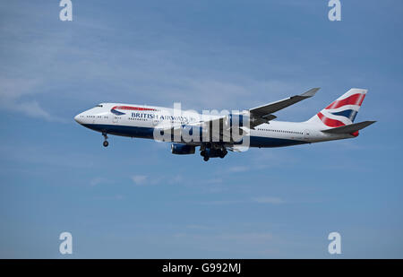 British Airways Boeing 747-436 Registrierung G-CIVT Jumbo Jet Ankunft am Flughafen von London.  SCO 10.472. Stockfoto