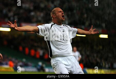 Fußball - LDV Vans Trophy - Finale - Carlisle United gegen Swansea City - Millennium Stadium Stockfoto