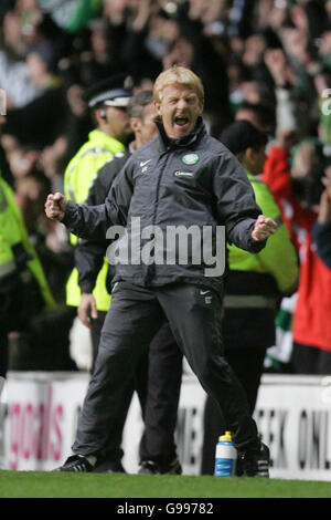 Fußball - Bank of Scotland Premier Division - keltische V Heart of Midlothian - Celtic Park Stockfoto