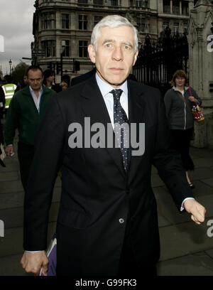 Großbritanniens Außenminister Jack Straw im House Of Commons für Prime Minister Fragen, Mittwoch, 3. Mai 2006. Vgl. PA Geschichte. Stockfoto