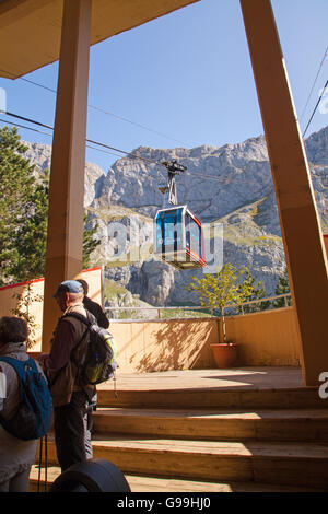 Seilbahn und Talstation Fuente De in Nordspanien die Picos De Europa Stockfoto