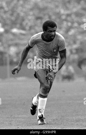 Fußball - Weltmeisterschaft Westdeutschland 1974 - Gruppe zwei - Brasilien gegen Jugoslawien. Luis Pereira, Brasilien Stockfoto