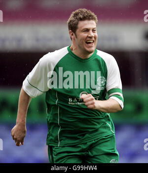 FUSSBALL FA Vase. Andy Kinsey von Nantwich Town feiert das erste Tor beim Finale der FA Vase gegen Hillingdon in St. Andrews, Birmingham. Stockfoto