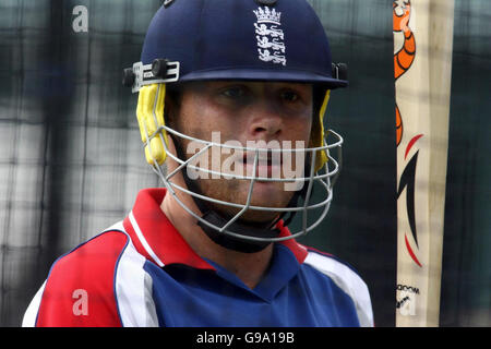 CRICKET England. Andrew Flintoff aus England während einer Nets-Sitzung in Lord's, London. Stockfoto