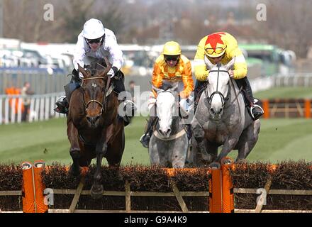 Horse Racing - 2006 John Smiths Grand National Meeting - Aintree Stockfoto