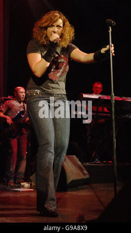 Charlotte Church führt auf der Bühne im Shepherds Bush Empire, Zentrum von London. Stockfoto