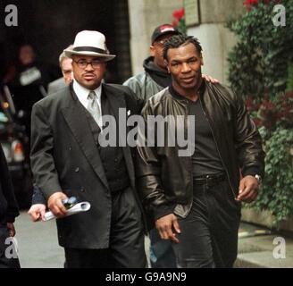 Boxen - Mike Tyson V Julius Francis Stockfoto