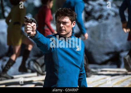 Star Trek über ist eine kommende amerikanische Science Fiction-Film und die Fortsetzung von Star Trek Into Darkness (2013). Es ist der 13. Film in der Star Trek-Film-Franchise und die dritte Folge der Serie Neustart. Der Film wird von Justin Lin nach einem Drehbuch von Simon Pegg, Doug Jung, Roberto Orci, John D. Payne und Patrick McCay gerichtet.  Dieses Foto ist nur zu redaktionellen Zwecken und unterliegen dem Copyright von der Filmgesellschaft und/oder der Fotograf von dem Film oder der Firma zugeordnet und kann nur durch Veröffentlichungen im Zusammenhang mit der Förderung der oben genannten Film reproduziert werden. Ein Mandato Stockfoto