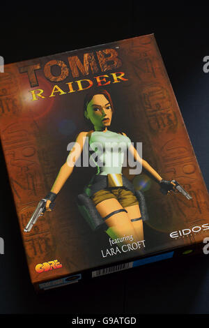 Das ursprüngliche PC-Spiel Tomb Raider aus dem Jahr 1996 ist ein Action-Adventure-Videospiel, das von Core Design mit der Hauptfigur Lara Croft entwickelt wurde Stockfoto