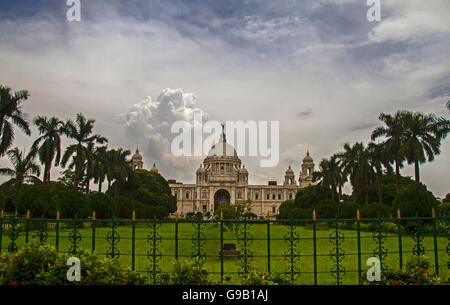 Das britische Denkmal von Victoria Memorial, während der Monsun in Kolkata Indien Stockfoto