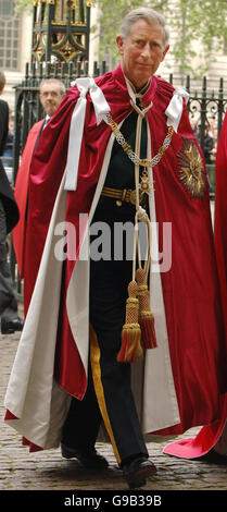 Der Prinz von Wales kommt für den Orden des Bades Service in Westminster Abbey im Zentrum von London, an dem Königin Elizabeth II. Zum ersten Mal seit acht Jahren teilnehmen wird. Stockfoto