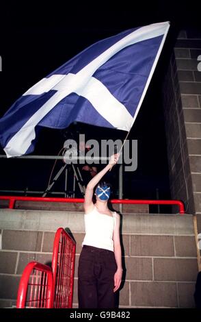 Leichtathletik - CGU Five Nations International Match - Kelvin Hall, Glasgow. Ein schottischer Fan Stockfoto