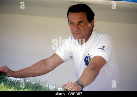 Fußball - Weltmeisterschaft Spanien 1982 - Gruppe C - Brasilien gegen Argentinien - Sarria Stadium. Brasilien Manager Tele Santana Stockfoto