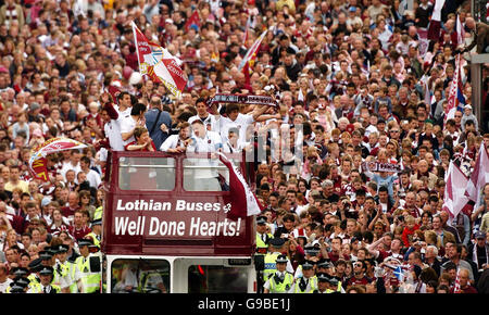 Fußball Parade Hearts Stockfoto