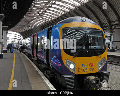 Ersten Trans-Pennine 185128 BR 185 am Bahnhof von York Stockfoto